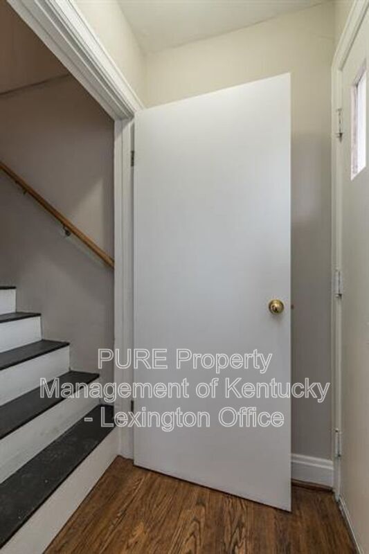 Building Photo - 200 Floral Park