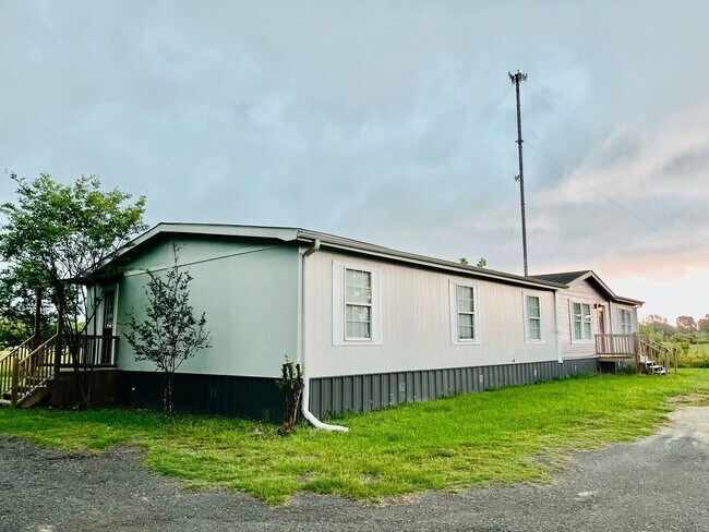 Building Photo - 55 County Rd NE 2220