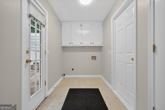 Building Photo - 129 Springbrook Dr