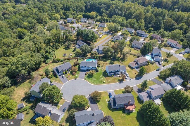 Building Photo - 1615 Spottsworth Way