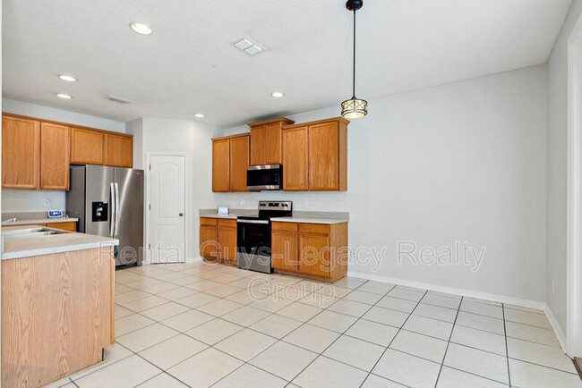 Building Photo - 402 Hearthside Ct