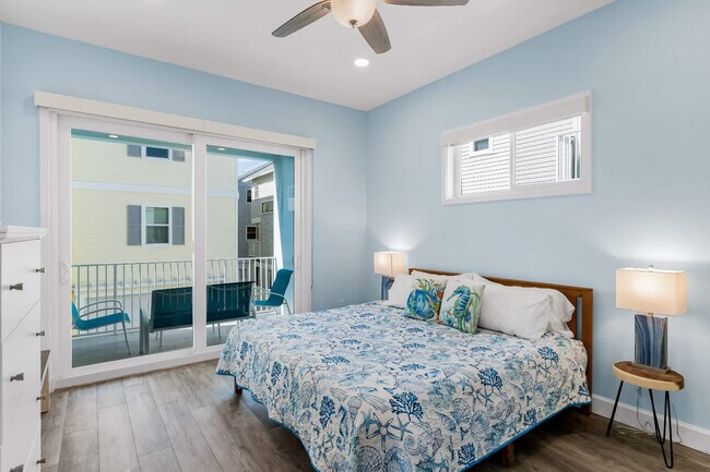 Building Photo - 19914 Gulf Blvd