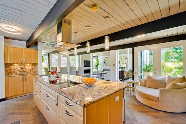 Building Photo - Gorgeous 4 Bed, 2 Bath Eichler in Sunnyvale