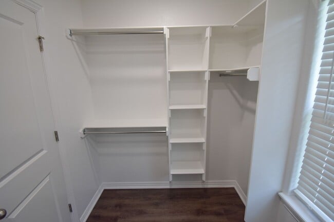 Building Photo - Nice 3 Bedroom 2 Bath Home!!