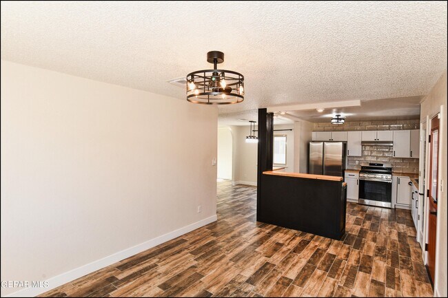 Building Photo - 3413 Tea Rose Pl