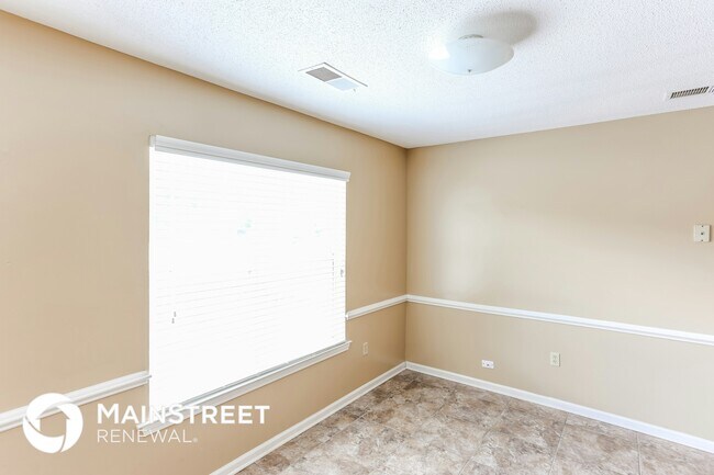 Building Photo - 6860 Hickory Crest Dr