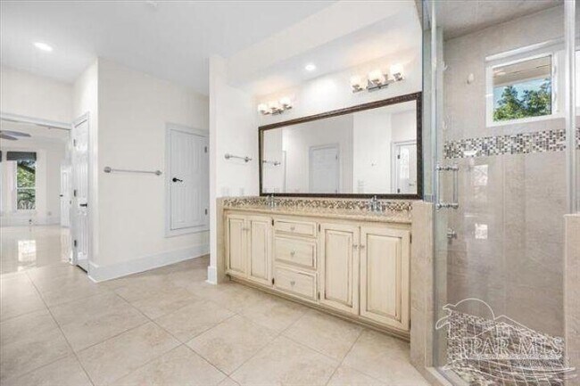 Building Photo - 4700 Bohemia Dr