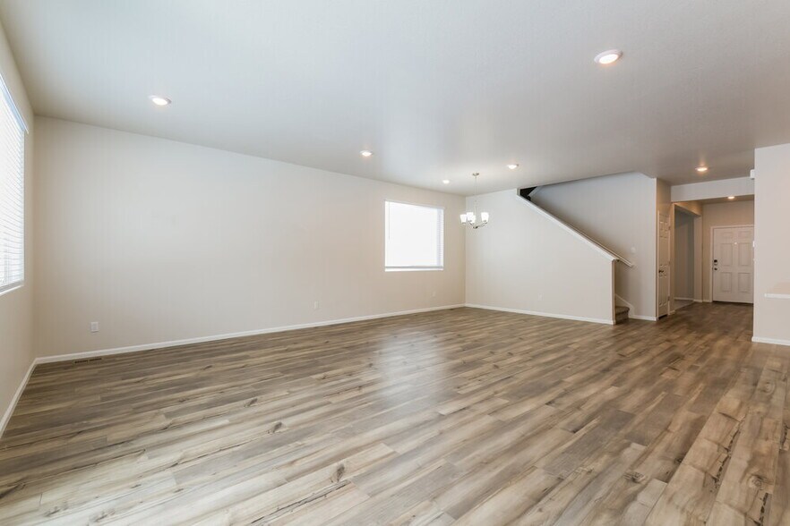 Building Photo - 9232 Rifle St