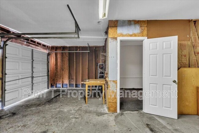 Building Photo - 4 Gunpowder Ct
