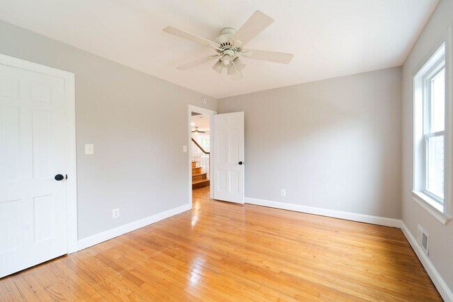 Building Photo - Beautiful Home With an Excellent Location in Potomac, MD