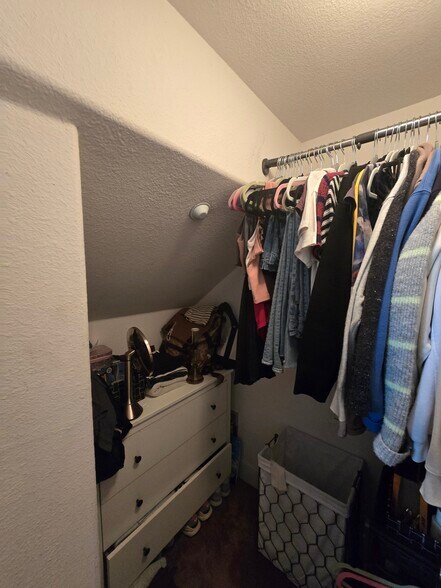 Building Photo - 6115 Old Quarry Loop