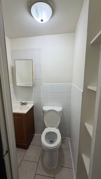 Building Photo - 444 Essex St