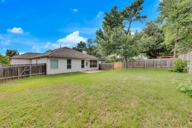 Building Photo - 2133 Paradise Ridge Dr