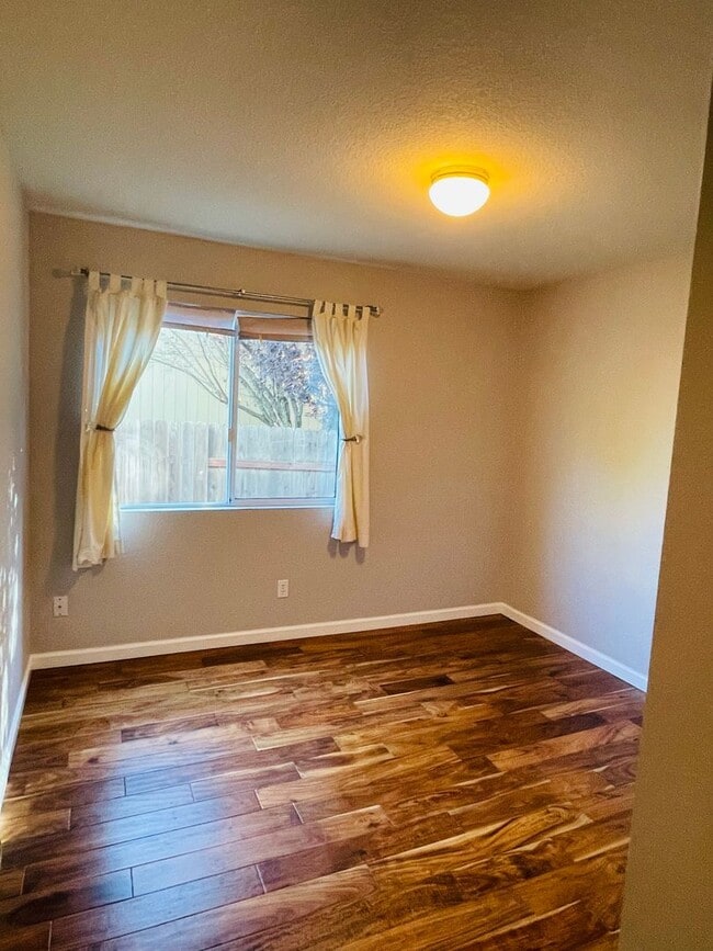 Building Photo - 5106 Camanche Way