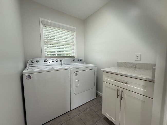 Building Photo - 2 Bedroom 2 Bath Home in Greene County, TN