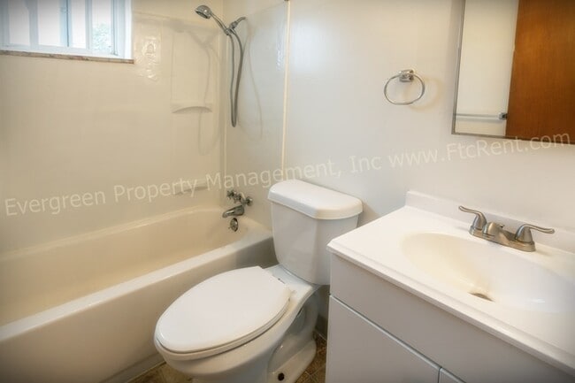 Building Photo - 1101 Emigh St