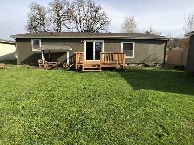 Building Photo - Beautiful and Convenient Turner Location!