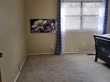 Building Photo - 906 Pearson Dr