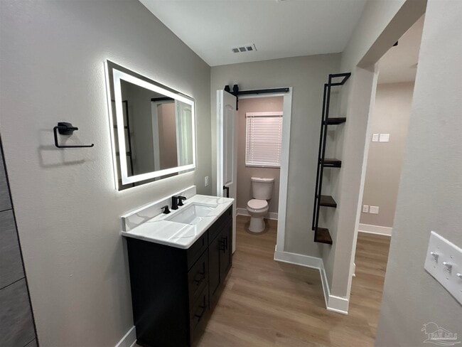 Building Photo - 721 W Jordan St