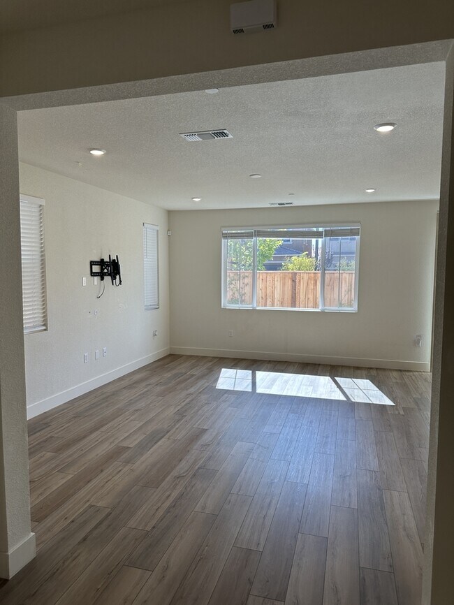 Building Photo - 7329 Umberto Pl