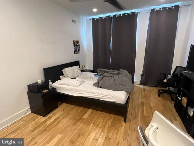 Building Photo - 1431 N 28th St