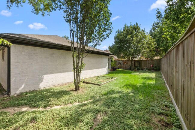 Building Photo - 22610 Coriander Dr