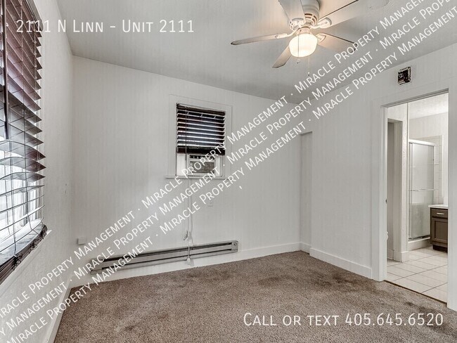 Building Photo - 2111 N Linn-Unit 2111