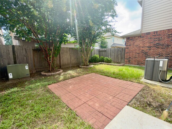 Building Photo - 17035 Amarose Dr