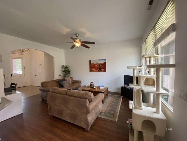 Building Photo - 463 Deadwood Dr