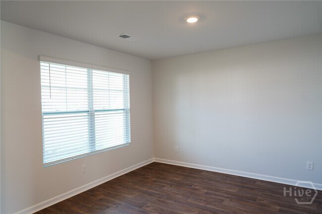 Building Photo - 104 Painted Lady Lp