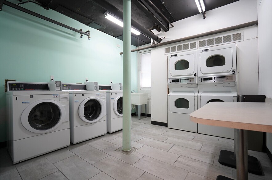 Building Photo - 2 Ayr Rd