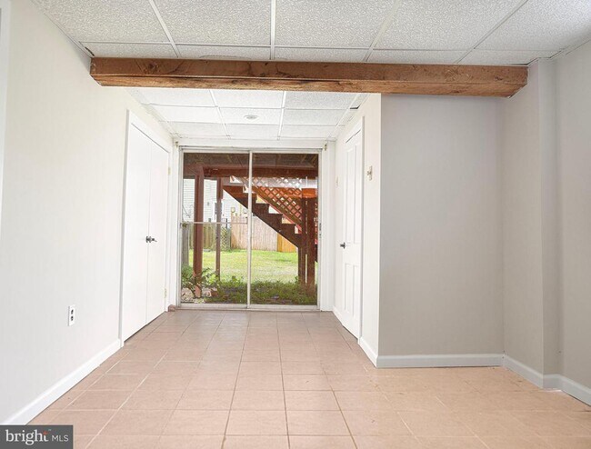 Building Photo - 15 Burnsway Ct