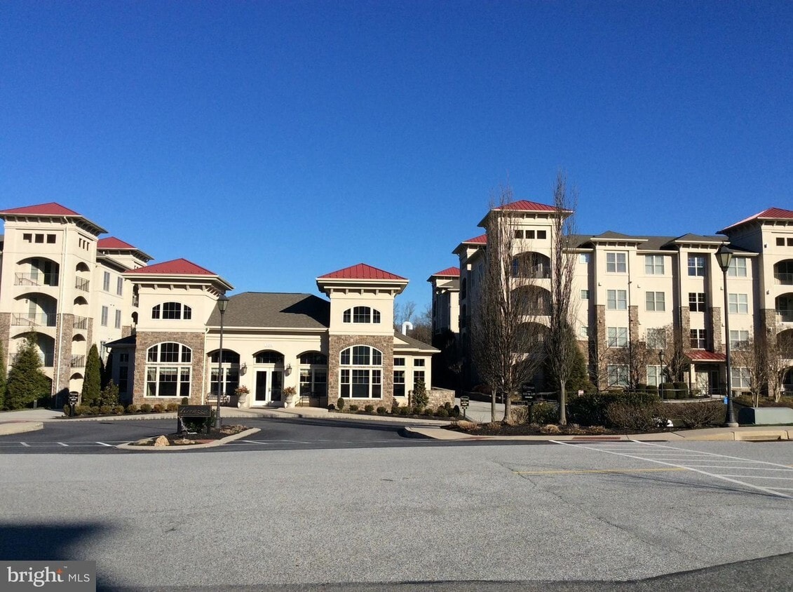 Building Photo - 213 Cornerstone Dr