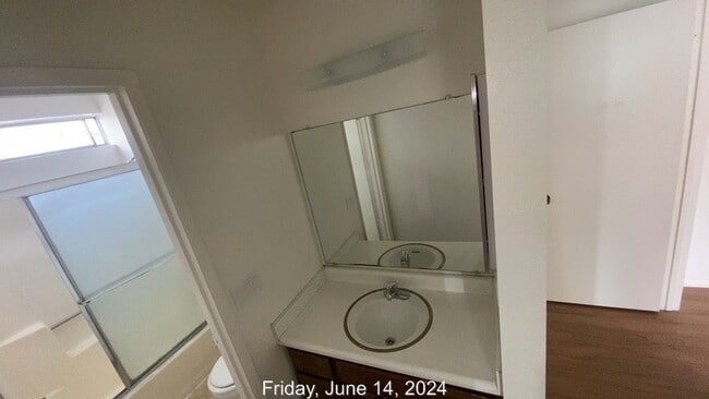 Building Photo - 2 Bed/1.5 Bath Updated Condo Near SMART/Hwy 101/Raleys Shopping Plaza/Washer-Dryer in Unit
