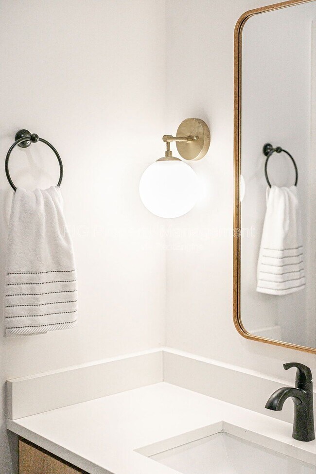 Building Photo - 3415 N Broadway