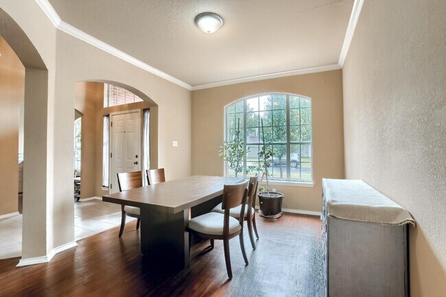 Building Photo - 301 Gulfstream Dr