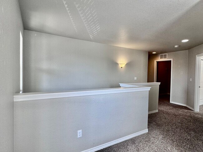 Building Photo - Beautifully Maintained Woodmoor Home Featu...