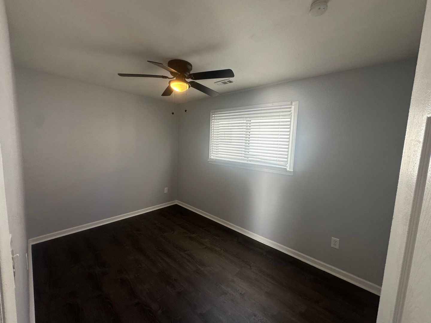 Building Photo - Freshly Renovated 3-Bedroom Home – Quality...