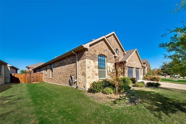 Building Photo - 1016 Somerset Cir