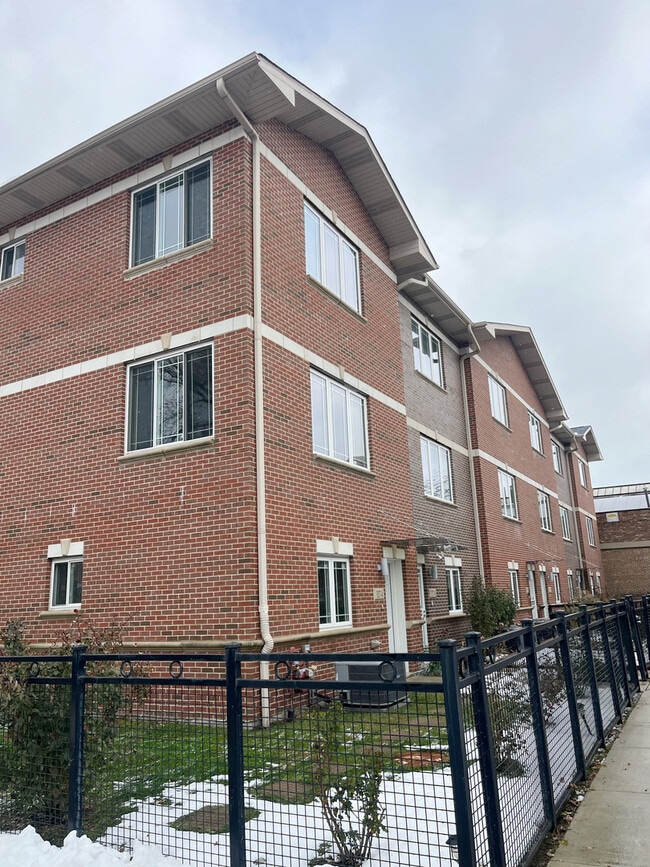 Primary Photo - 3527 S Parnell Ave