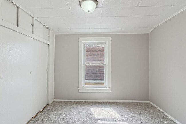 Building Photo - 223 E Weber St