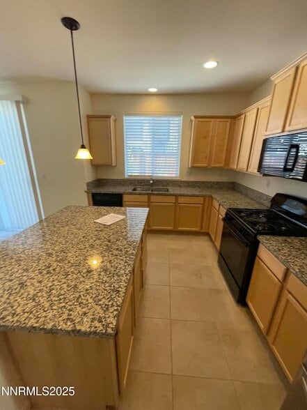 Building Photo - 7115 Diversey Dr