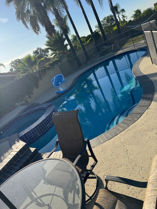 Building Photo - 1474 N Erin Ave