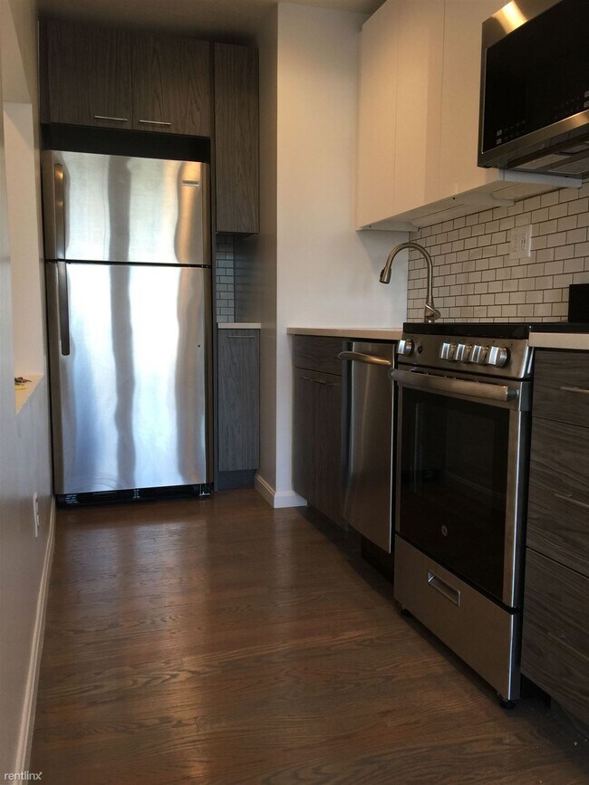 Building Photo - 2 br, 1 bath  - 19 Peterborough St Apt 17A