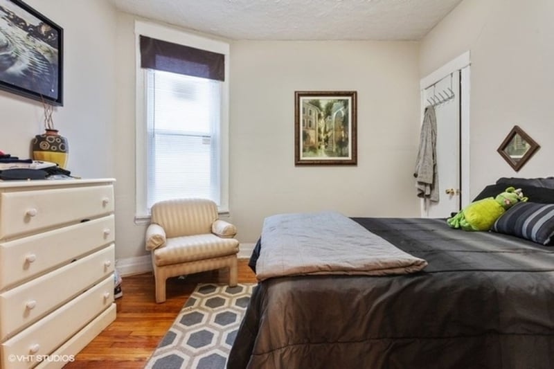 Building Photo - 4411 S Wells St