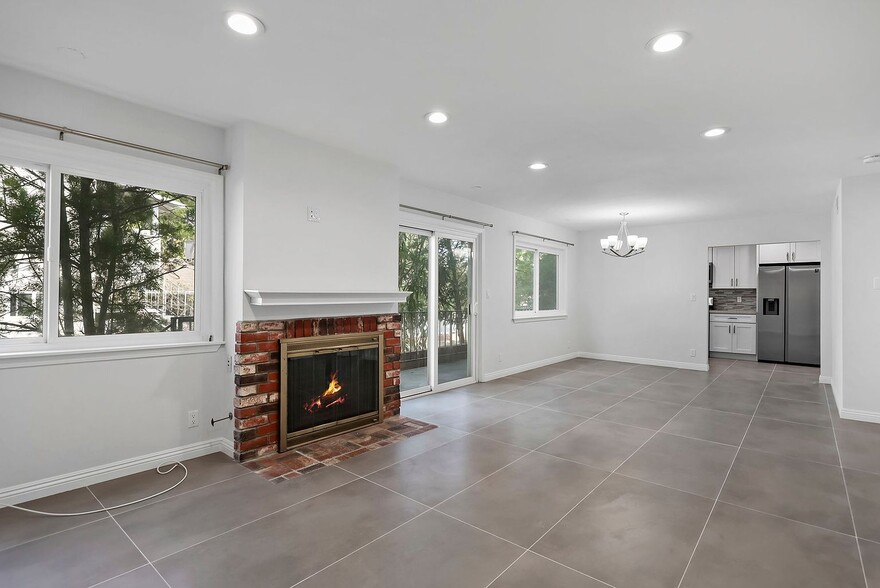 Building Photo - 6145 Whitsett Ave