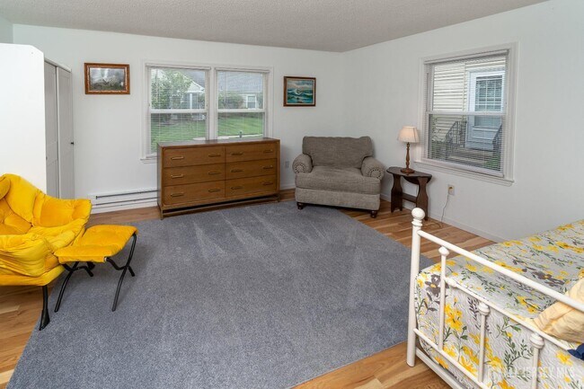 Building Photo - 456 Roxbury Ln