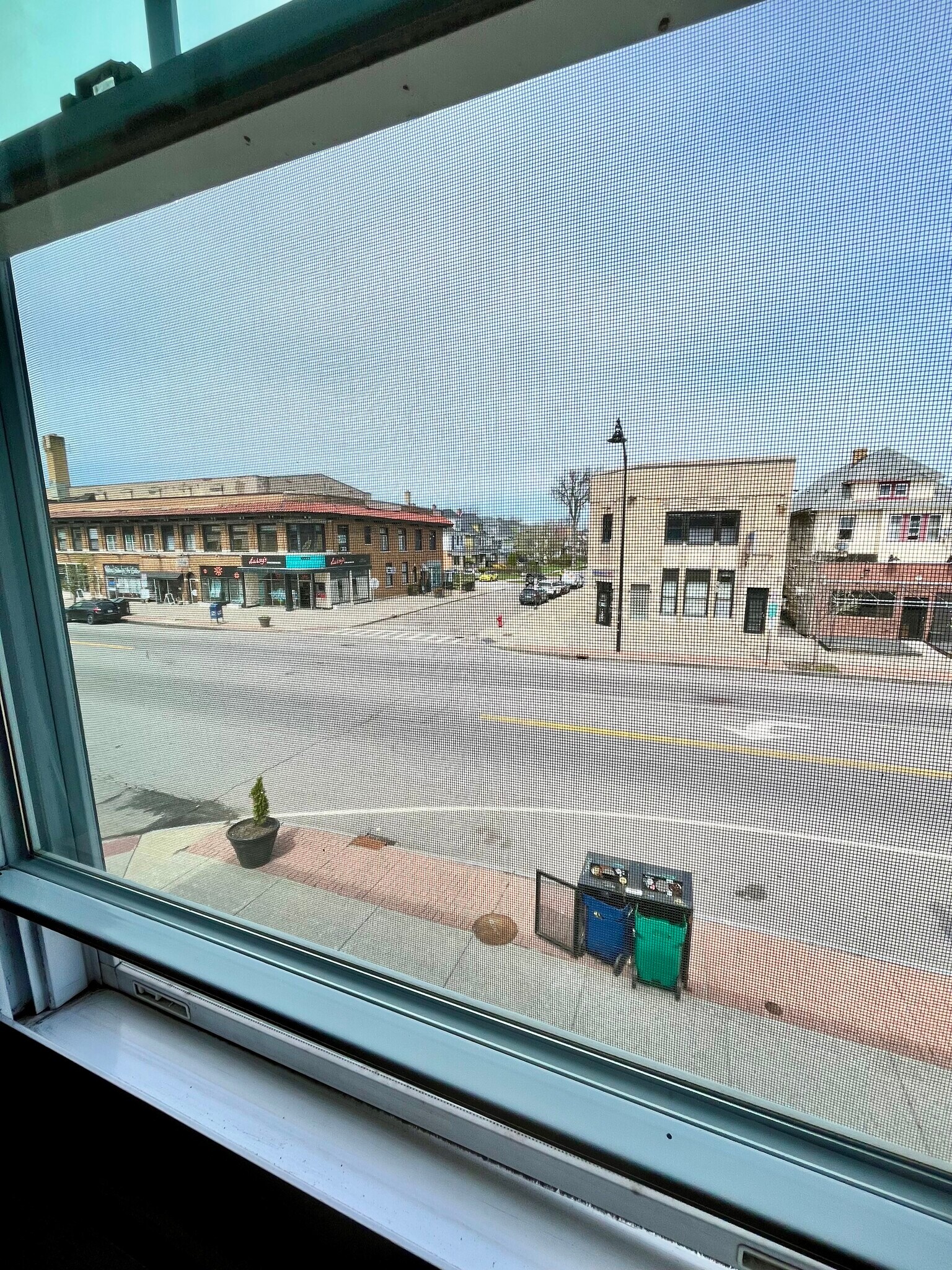 Building Photo - 1451 Hertel Ave