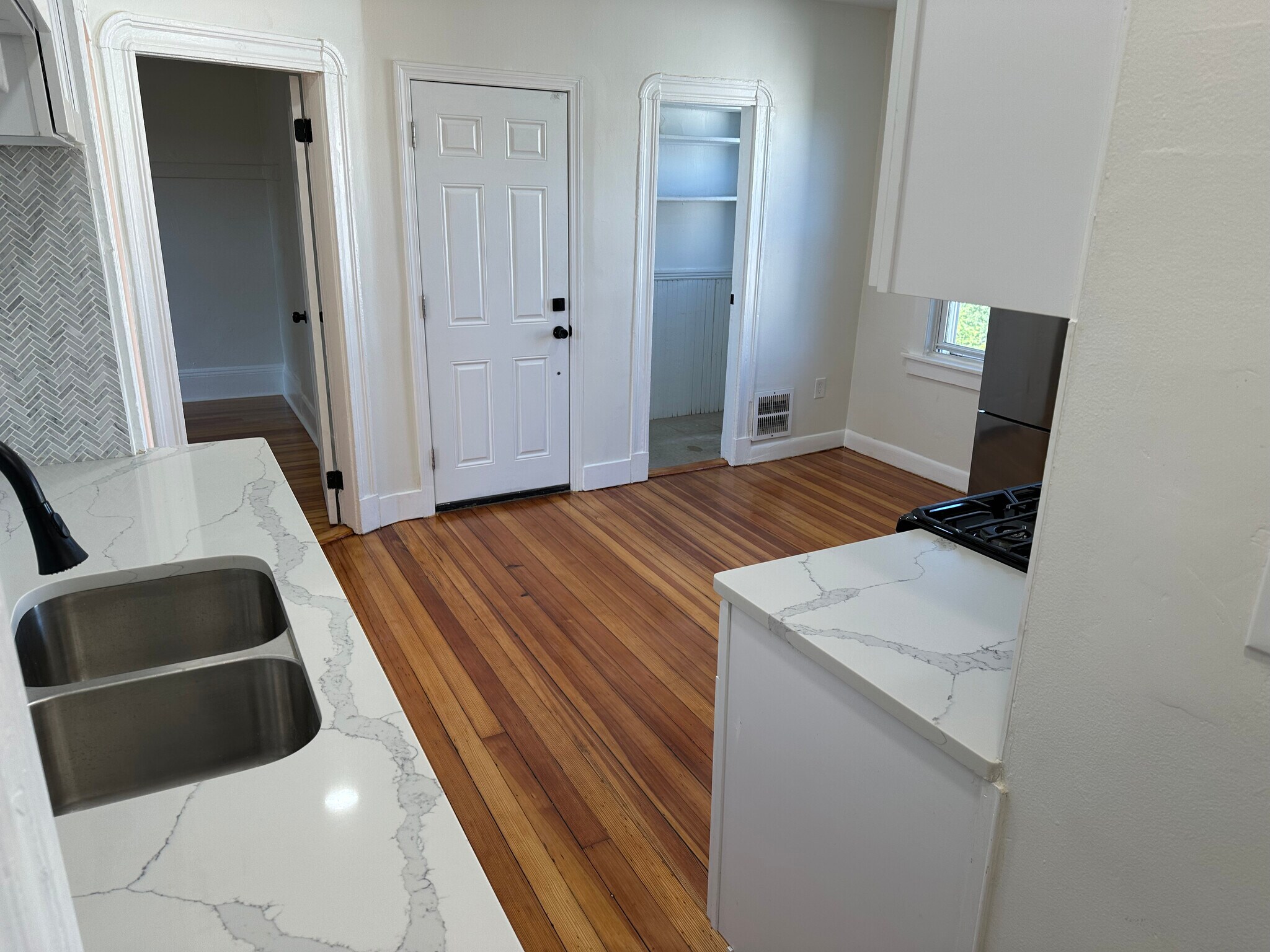 Building Photo - 262 Revere Beach Pky