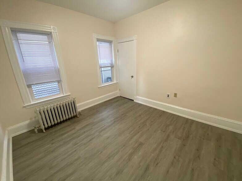 Building Photo - 33 Everett Ave